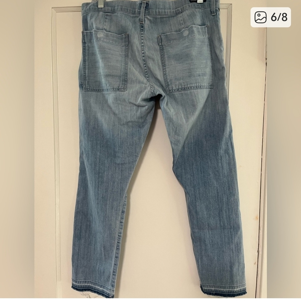 3. CITIZENS OF HUMANITY LEAH CROPPED JEANS - Picture 5 of 6